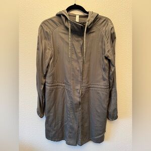 Lululemon Jacket - Size 4 - Olive